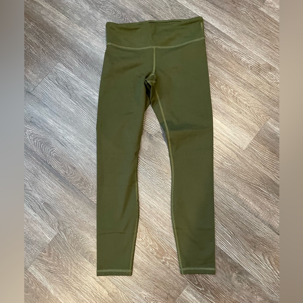Fabletics Define PowerHold® Mid-Rise Capri
